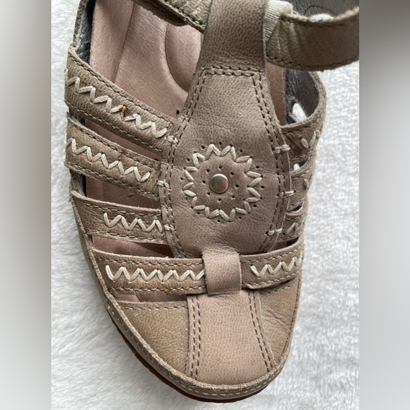 Keen All Rounder Tan Sandals Women’s Size 7 - Picture 5 of 9